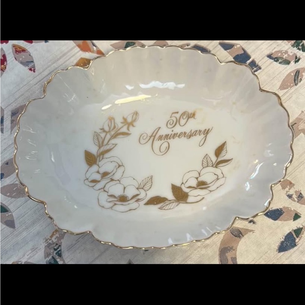 Elegant White and Gold Serveware Decorative Plate